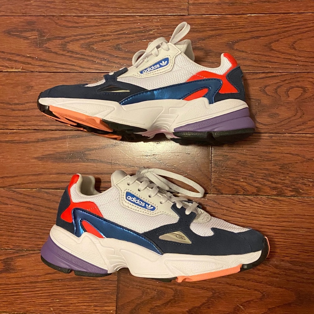 Women’s Adidas Falcons (brand new)
